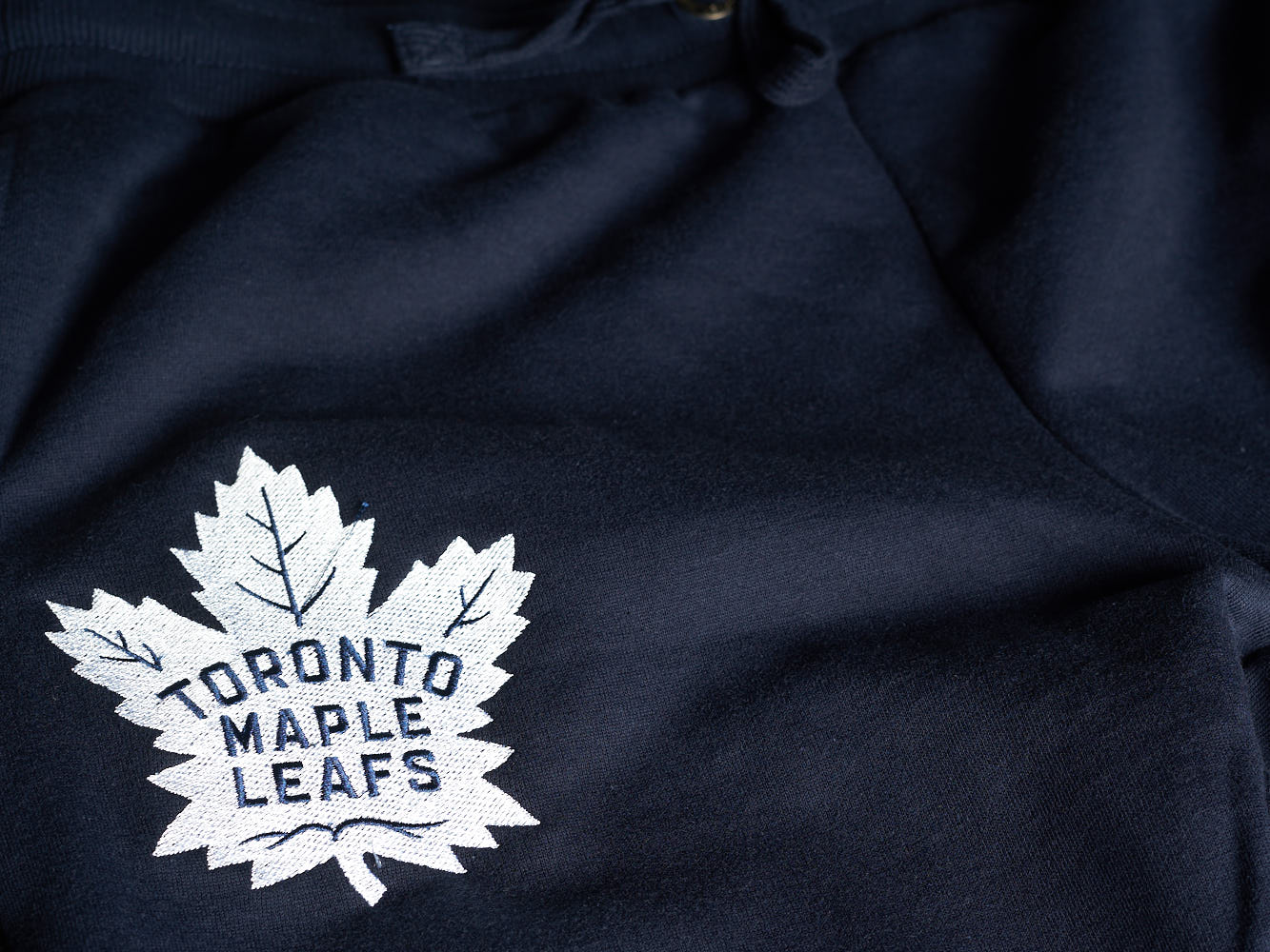 Цена на брюки nhl toronto maple leafs 45890Брюки NHL Toronto Maple Leafs 45890