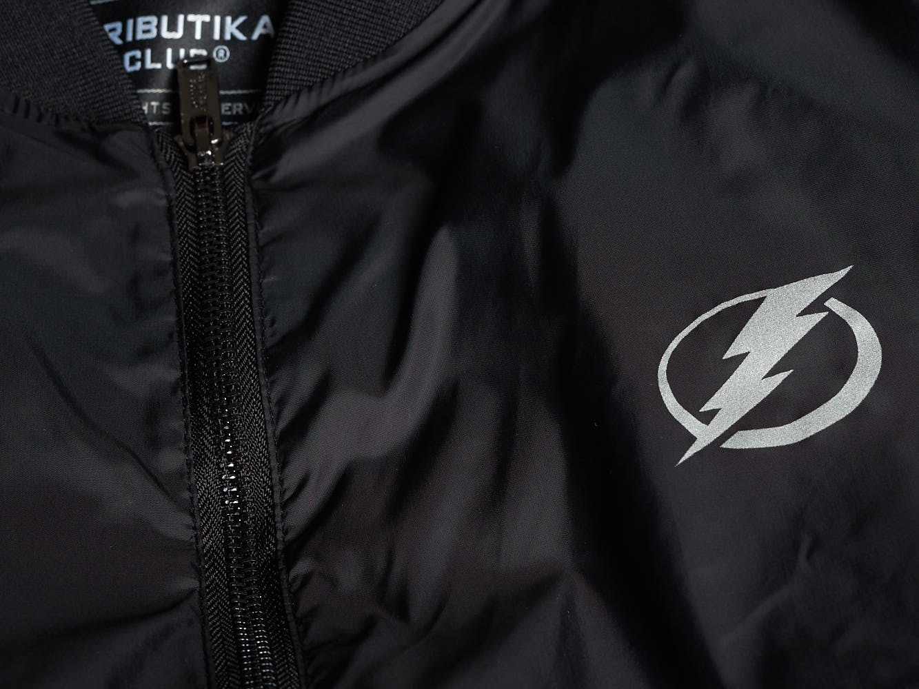 Цена на ветровка nhl tampa bay lightning 57350 Ветровка NHL Tampa Bay Lightning 57350 